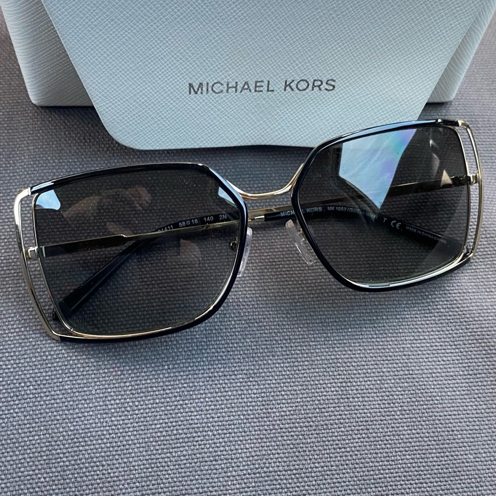 New and beautiful for a glamor style